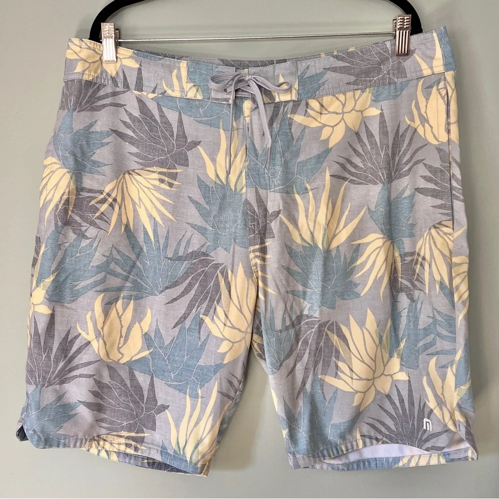 TravisMathew Board Shorts Unlined Swimsuit Swim Trunks‎ Blue Agave Print Size 38